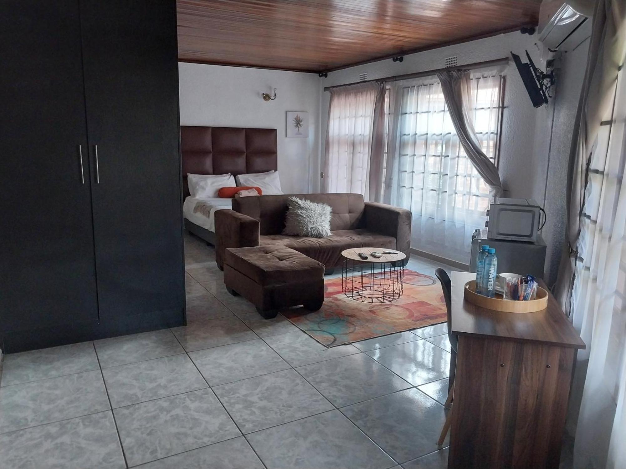Erima Lodge Johannesburg Room photo